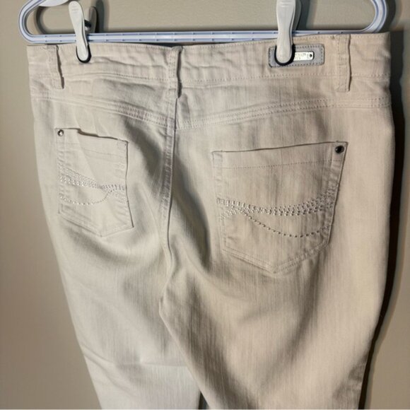 SIMON CHANG Straight Leg White Denim Jeans Embroidered Pockets Cigarette Pants - Picture 13 of 16